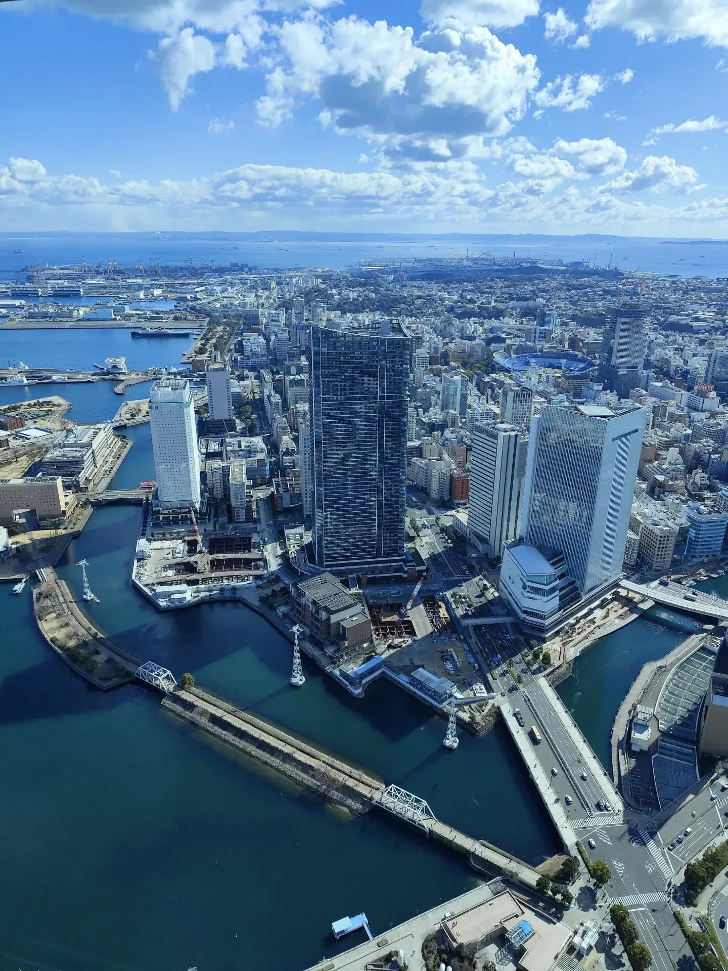 Minato Mirai 21 símbolo del futuro urbano de Japón